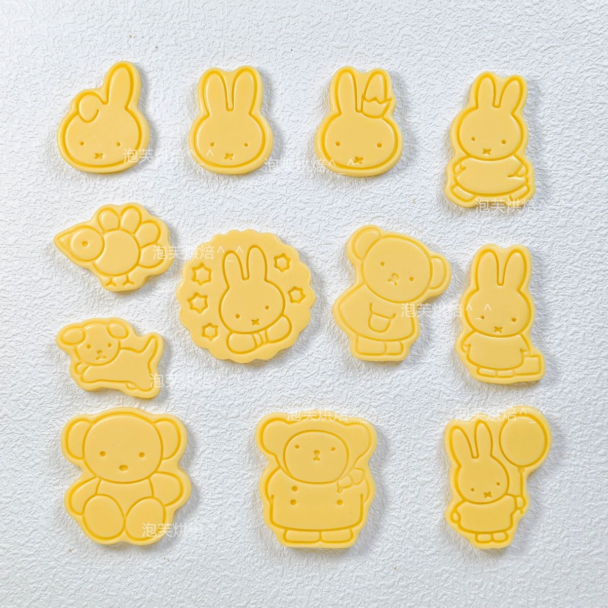 Unique Tech Accessories - Cute 3D Press Cookie Mold with